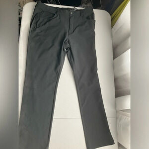 Men’s Greg Norman pant size 38x32…polyester/spandex mix.